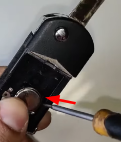 Guía para cambiar la batería del mando del Mazda 3